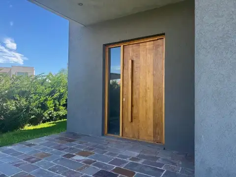 Casa en Venta en Ayres Plaza, USD 570.000