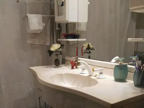 Depto Tipo Casa en Venta 80 años