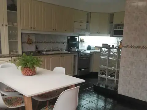 Av Eva Perón 1100, Piso PB