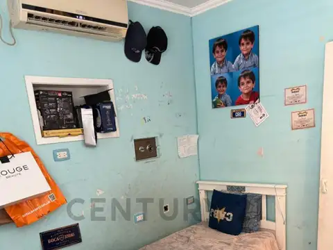 Venta - Casa de 3 Dormitorios - Pileta - Cochera para 3 Vehículos - Ludueña Sur - Rosario