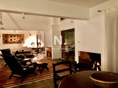 Casa 6 ambientes con 4 baños