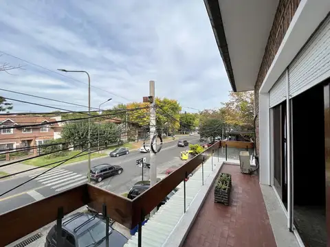 Depto Tipo Casa en Venta con 4 cocheras