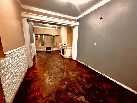 Depto Tipo Casa en Venta 50 años