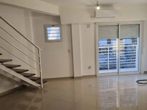 Divino Duplex  2 ambientes frente c/balcon cerca subte B