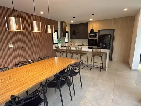 Casa 5 ambientes con 2 baños