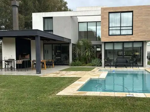 Casa en Alquiler de 3 dormitorios