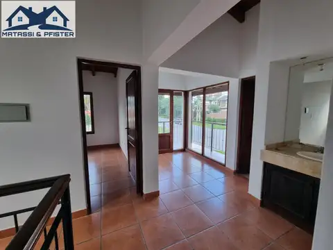 Casa en Alquiler en Barrio Grand Bourg, $ 1.400.000