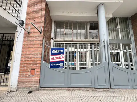 Alquiler Local comercial Rosario Amplio doble altura Barrio Martin