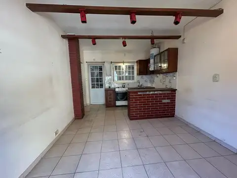 Depto Tipo Casa en Venta en El Palomar, USD 49.000