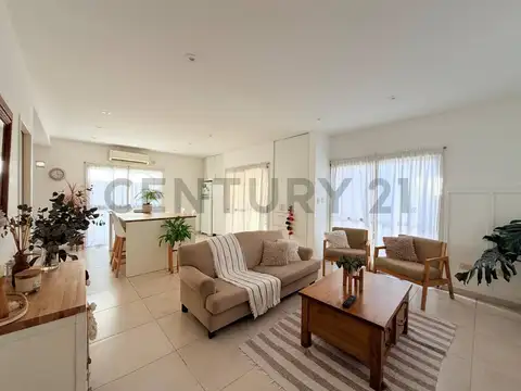 VENTA DEPARTAMENTO 3 AMBIENTES CASTELAR TERRAZA COCHERA