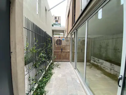 Sanchez de Bustamante  al 2400