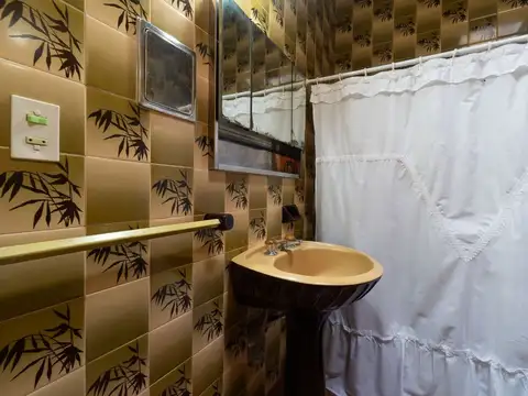 CASA EN VENTA  3 AMBIENTES - CASEROS