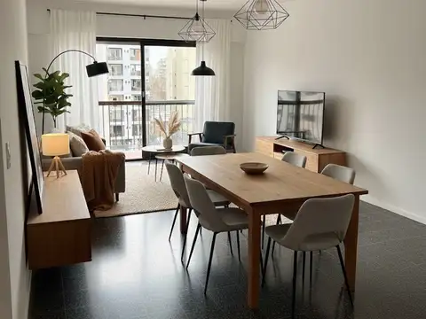 VENDO DEPARTAMENTO 3 AMB AL FRENTE CON COCHERA Y BAULERA, EXCELENTE UBICACION, MUY BUENA ILUMINACION