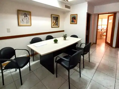 Oficina 4 ambientes con 1 baño