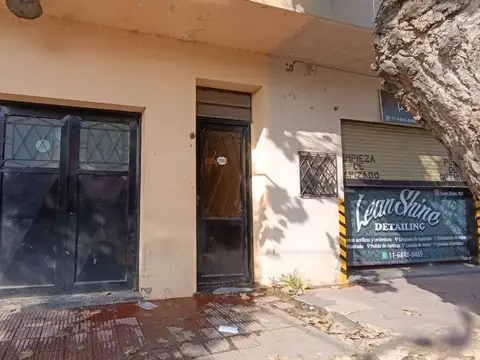 VENTA CASA 3 AMB. CON LOCAL EN PABLO PODESTA