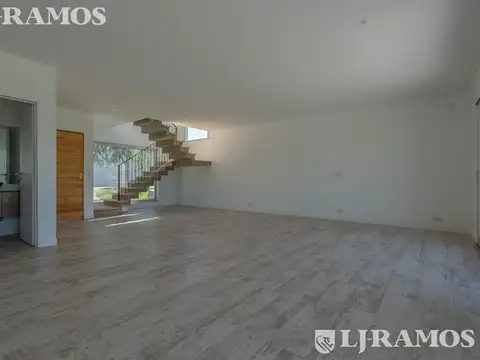 av de los lagos