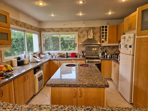 CASA 5 AMB C/ DEPENDENCIA Y PISCINA LA MARTONA CLUB DE CAMPO