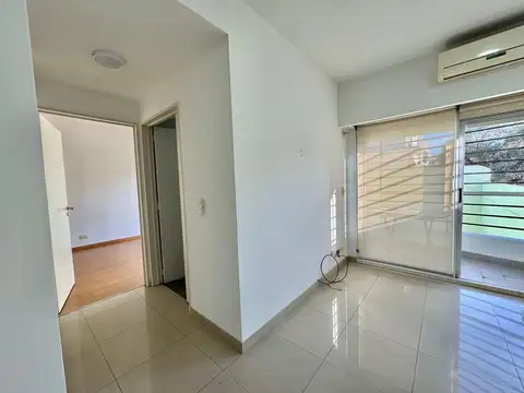 Departamento en Alquiler en Monte Castro, $ 780.000