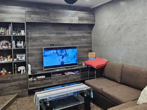 Depto Tipo Casa 4 ambientes con 2 baños