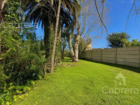 Venta de terreno de 10 x 40 ubicado a metros de Camino Belgrano