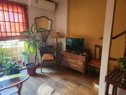 Depto Tipo Casa 4 ambientes con 1 baño