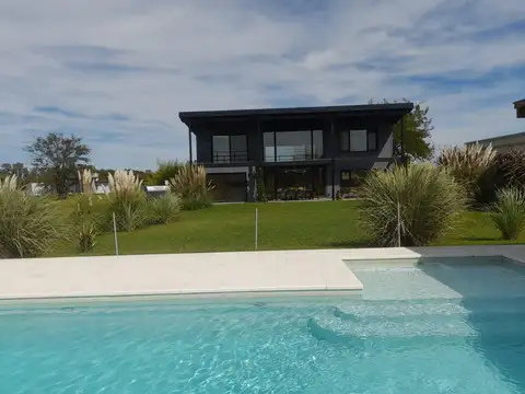 Casa en Alquiler Temporal 4 Ambientes en Medal Country Club, Pilar