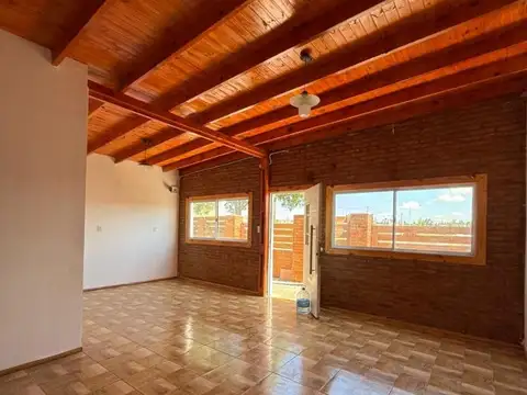 Casa en Alquiler con 1 cochera