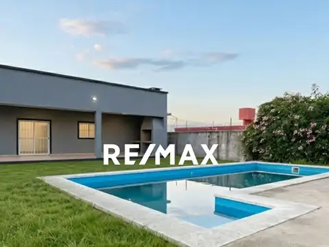 Casa 2 ambientes con 1 baño