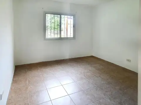 Alquiler | Casa 2 Dorm. con Jardín – a 2 Cuadras de Av Donato Álvarez, Villa Cornú
