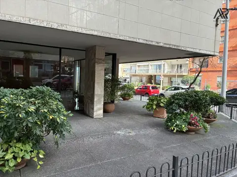 Apartamento en venta c/ cochera en Pocitos Nuevo