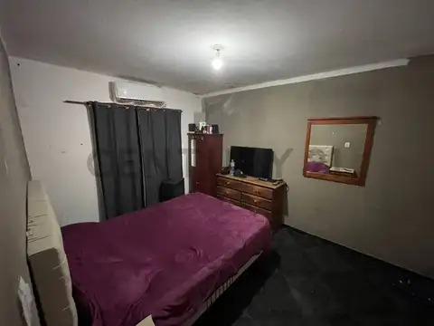 Casa de 3 dormitorios en Barrio Patricios Este – Amplios patios y cochera para 4 autos