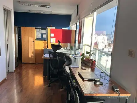 Oficina en Venta 24 años