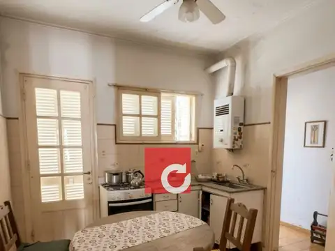 Casa 4 ambientes con 2 baños