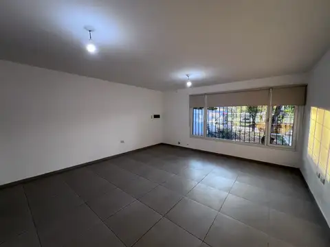 Alquilo Casa 3 Dor 2 Baños, Cochera Amplia, Alarma y Cortinas. Hornero 374