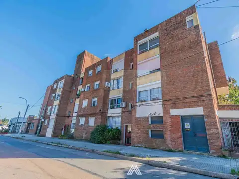 Venta apartamento tres dormitorios centro de Pando