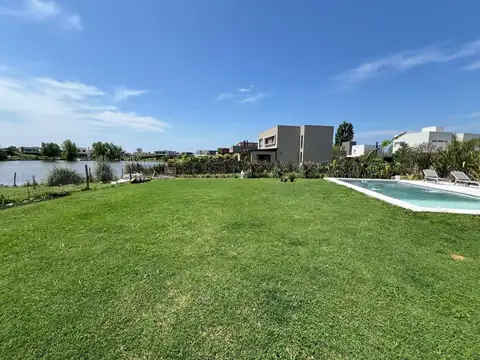 Casa en Alquiler de 3 dormitorios