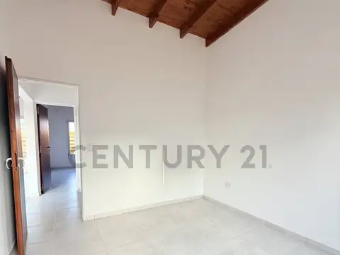 654 entre 17 y 18. Casa de dos dormitorios en Alquiler, Villa Parque Sicardi, La Plata.