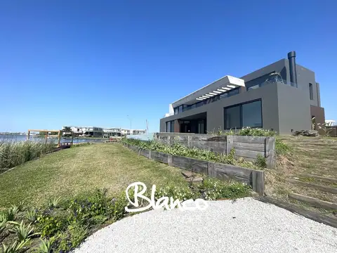Puertos Del Lago - Marinas 100