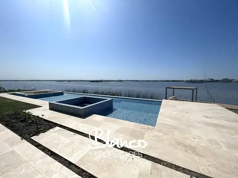 Casa en Venta en Puertos, USD 2.300.000