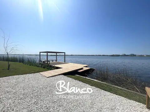 Casa 6 ambientes con 7 baños