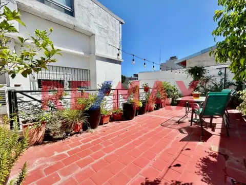VENTA DEPTO 5 AMB C/ BALCÓN, 2 COCHERAS Y PATIO