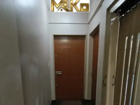 Departamento 3 Amb al Frente con Balcón Terraza • Apto Profesional • Impecable • Av. Rivadavia...