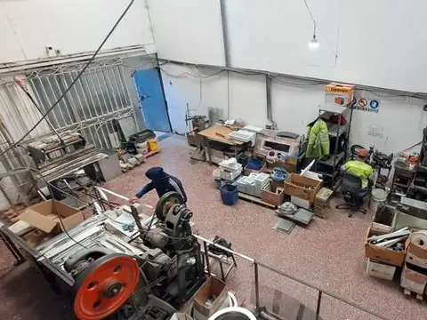 Galpon en Venta en Flores, USD 295.000