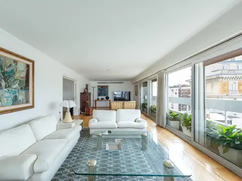 Departamento en Venta con 3 cocheras
