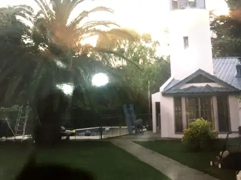 Casa en Venta con 4 cocheras