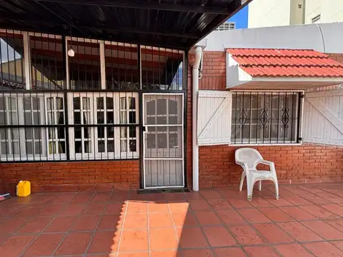 Casa en Venta con 4 cocheras