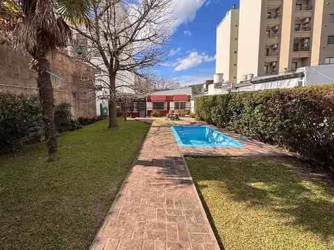 Casa en venta, apta varios destinos. La Plata