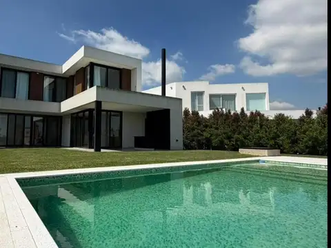Costas Puertos Escobar
