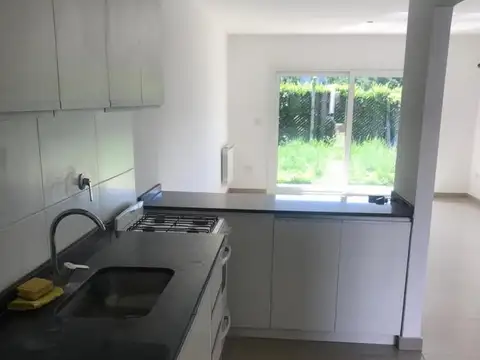 Depto Tipo Casa en Venta con 1 cocheras