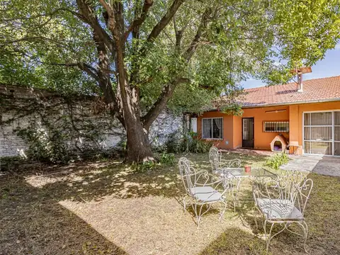 VENTA CHALET 4 AMB + PATIO. OPORTUNIDAD ITUZAINGO